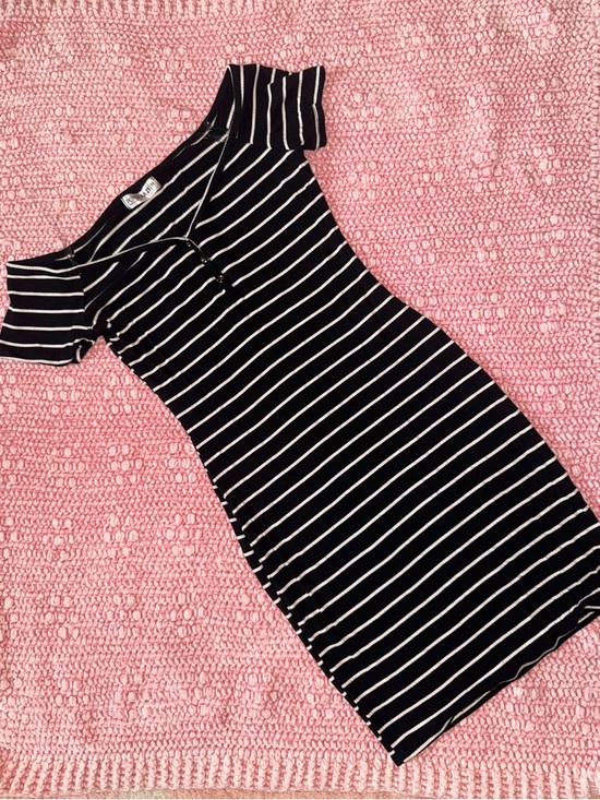 Dresses & Skirts - Black & White Striped Off-Shoulder Bodycon Dress